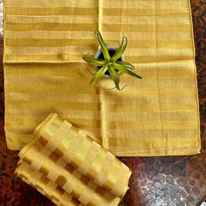 FIRM! Beautiful Gold Cloth Napkins (8)